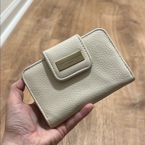 ADRIENNE VITTADINI | Off White Leather Wallet - Picture 1 of 6